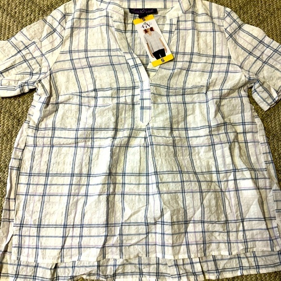 Loose top size small - Picture 1 of 4